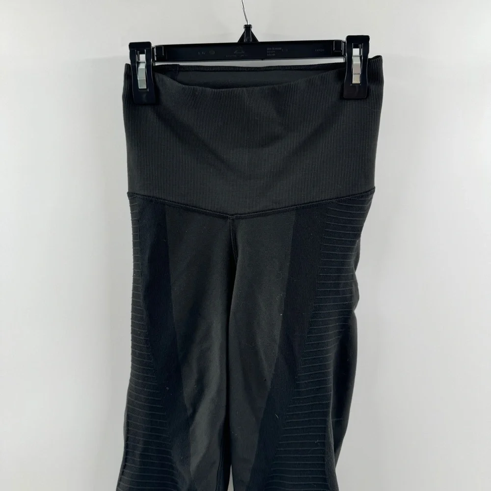 Nike Black Capri Leggings – Women’s Small